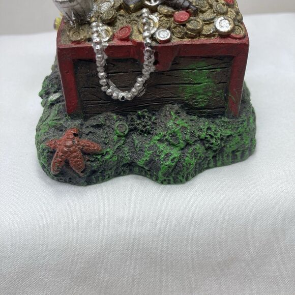 Top Fin Small Treasure Chest Aquarium Decoration Open w/ pearls, coins, weapons - Picture 8 of 10